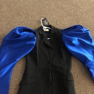 Blazer with puff sleeves